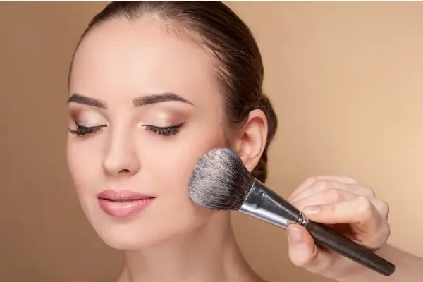 مقایسه کرم پودر روزانه، BB، CC و فول کاور: انتخاب بهترین کرم پودر برای پوست شما | کالاشاپ